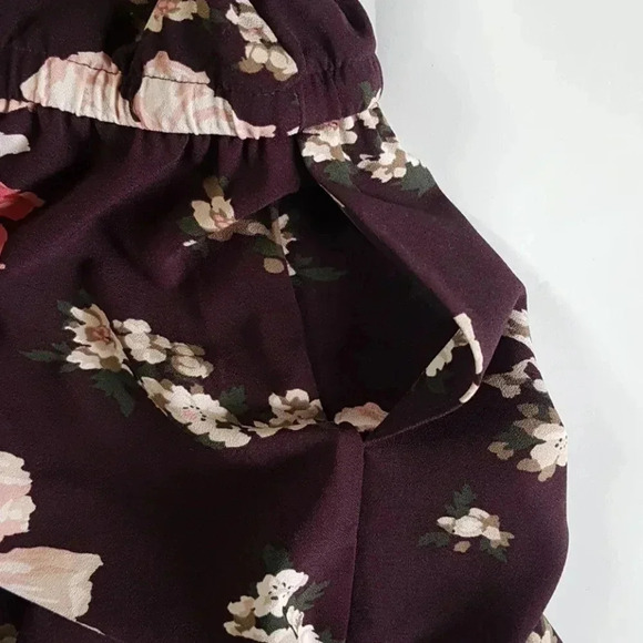Cupcakes & Cashmere Romper Floral Wine sz  M - Picture 11 of 12